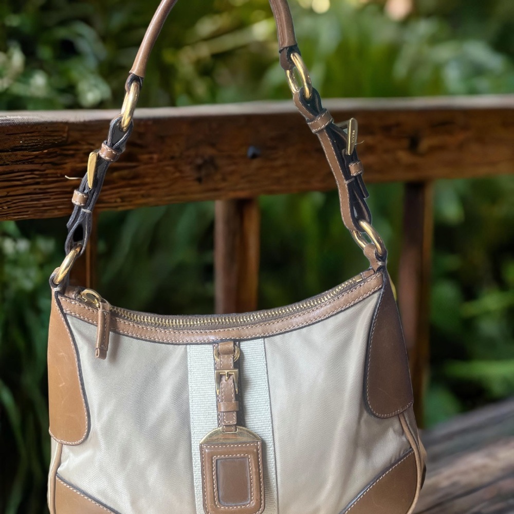 🎊SOLD🎊PRADA SHOULDER BAG ❤️ EUC - Picture 8 of 12